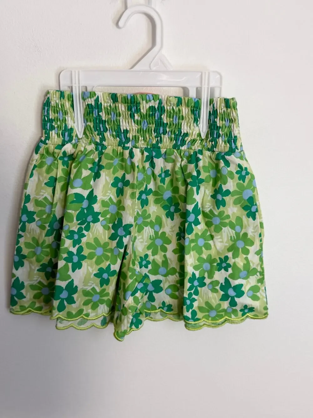 Bisby Shirred Shorts- Greenspring Groovy floral NWT size 7 $48
